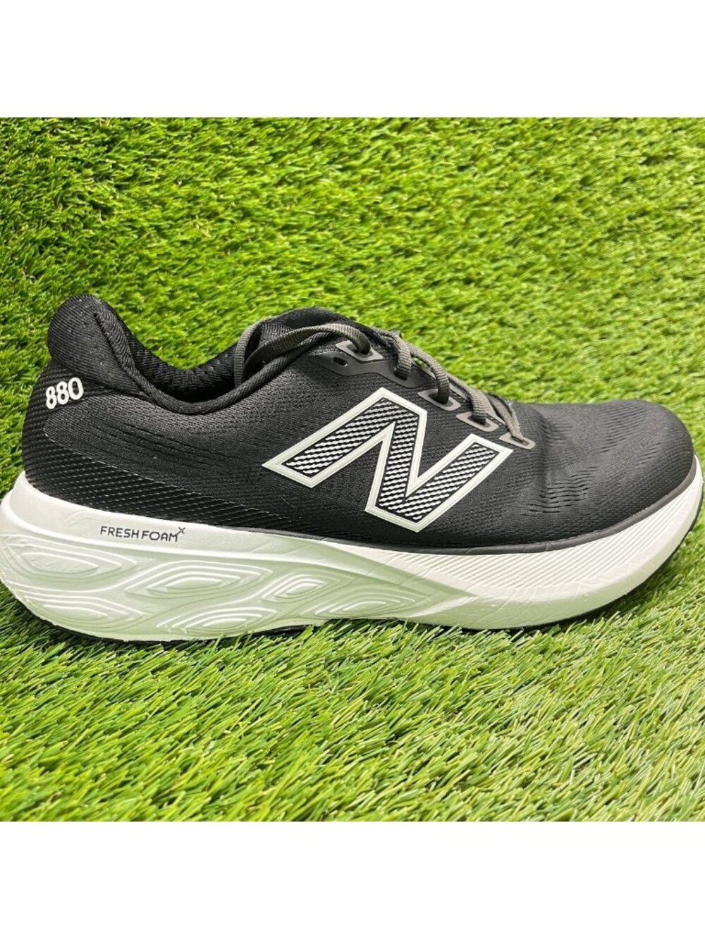 New Balance Fresh Foam X 880v15 Mens Size 12 Black White Running Shoes Sneakers